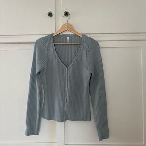Juem Women's Ribbed Button-Up Sweater - Light blue